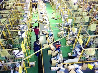 海淘想買得爽手不容易 海外直郵速度價格難兩全-亞馬遜,轉運,大規模,運費,中國,淘,貨品,電商,關稅,物流,-上海頻道-東方網